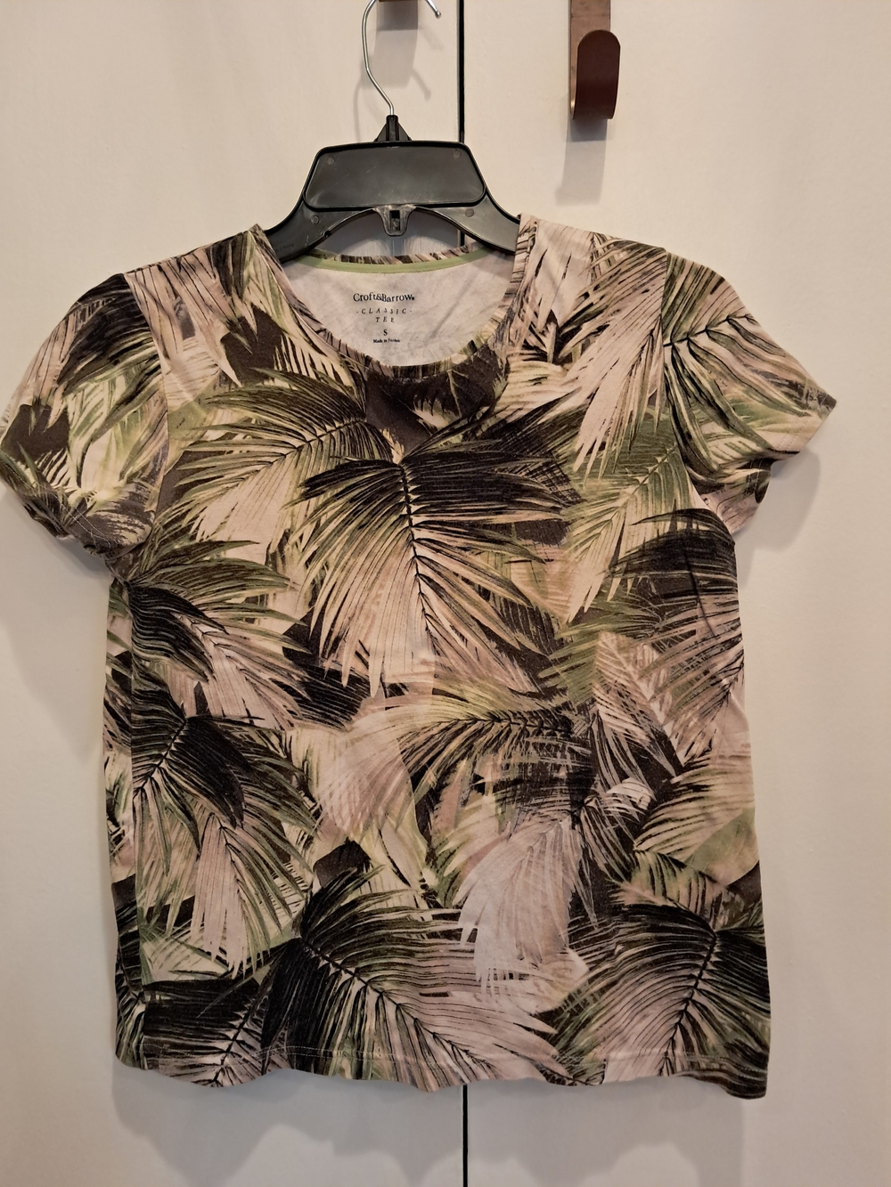 Croft & Barrow Cream and Green Palm-Print Short Sleeve Tee